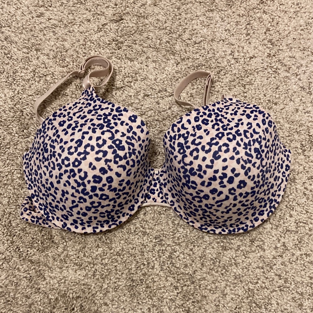 EUC Warner’s T Shirt Underwire Bra Blue and Blush Leopard Print 34D